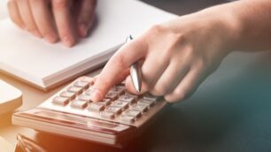 建設業で支払い自動化がもたらすメリットと成功させる方法について専門家が解説