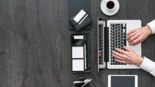 建設業の書類電子化を成功させる方法｜失敗事例から学ぶ現場主導の進め方【2026年対応】