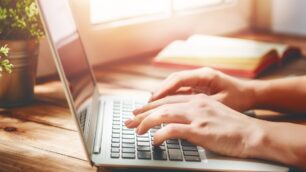 個人事業主の電子帳簿保存法対応ガイド｜改正後の影響やどう対応すべきかを徹底解説